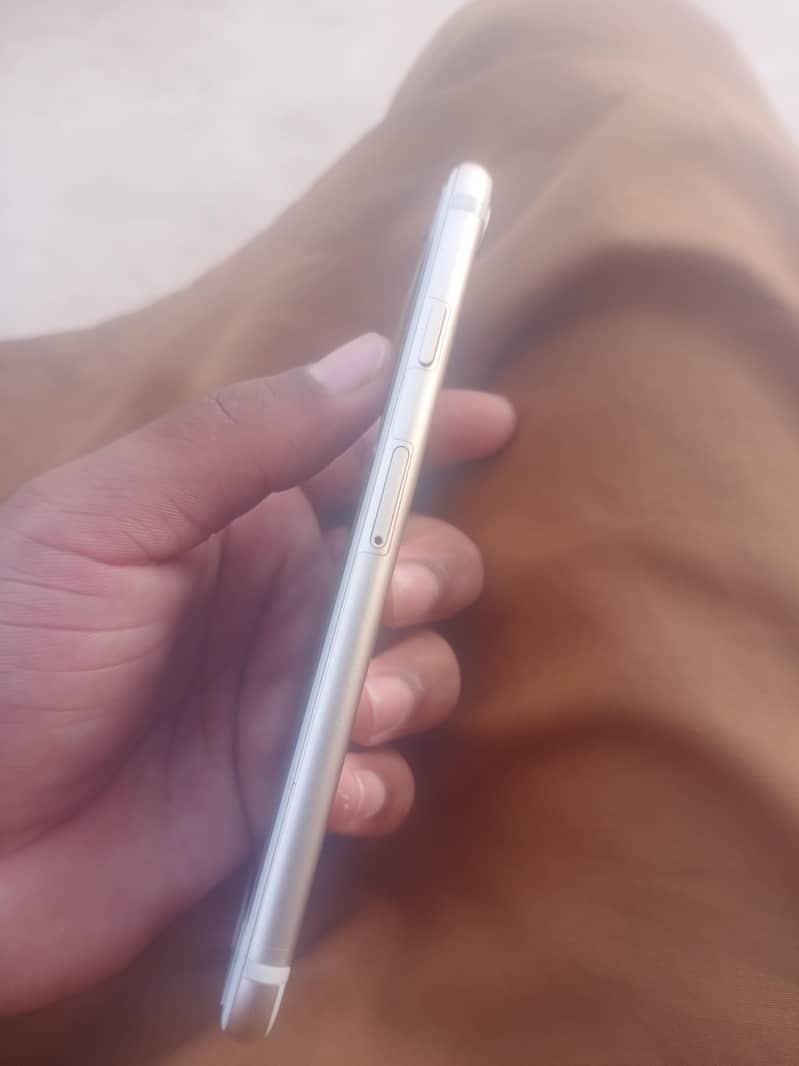 Apple iPhone 7 2