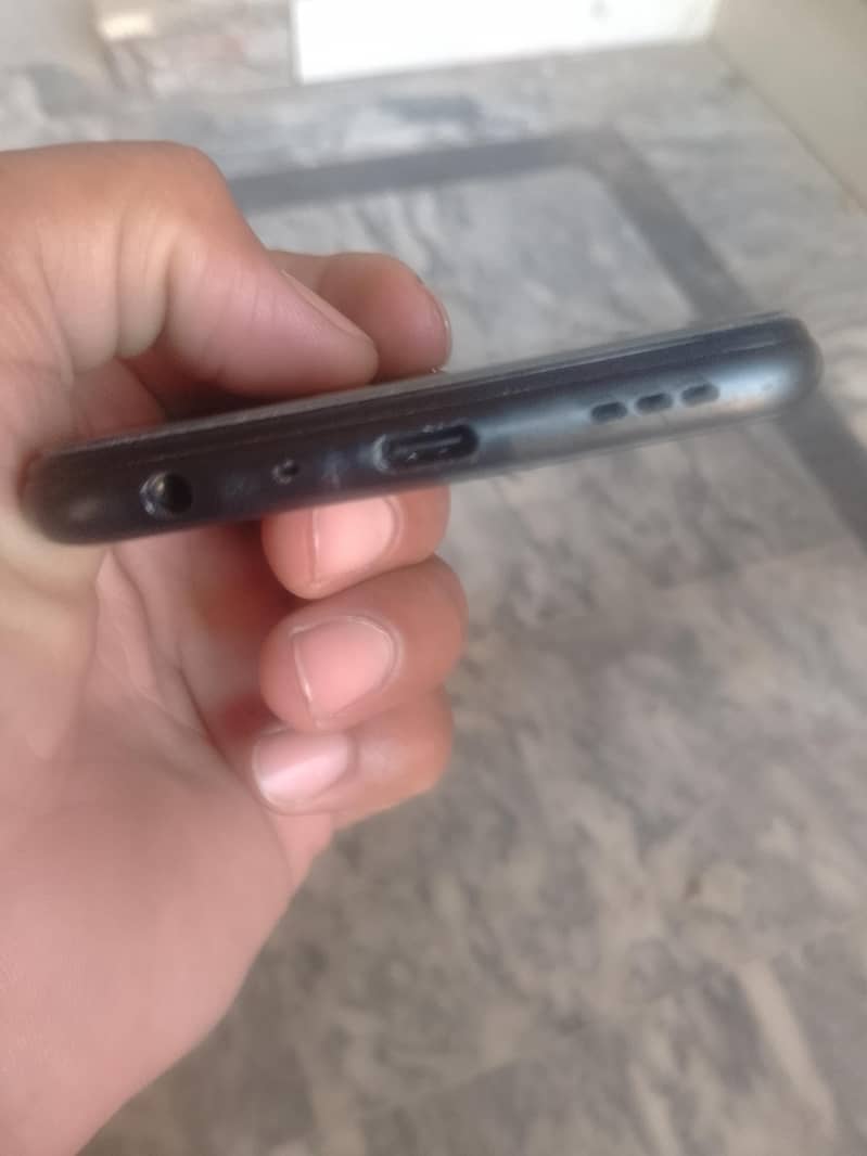 OPPO A76 1