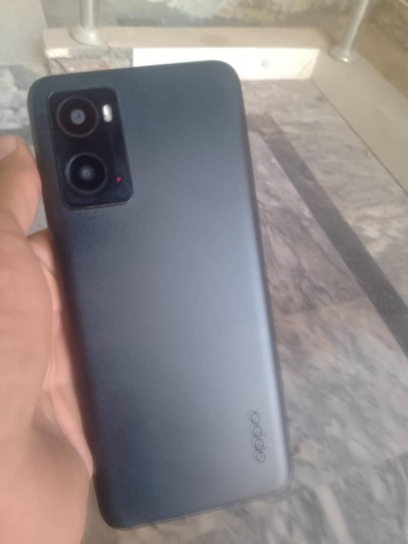 OPPO A76 3