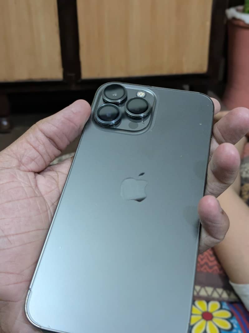Apple iPhone 13 Pro Max 3