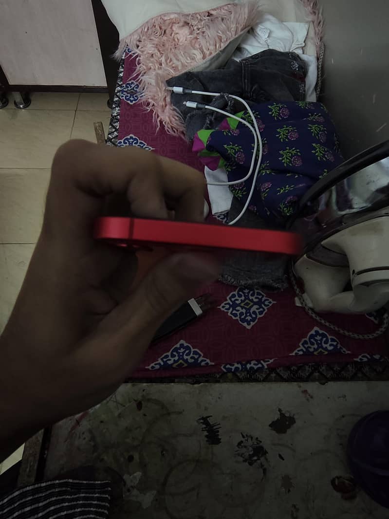 Apple iPhone 12 4