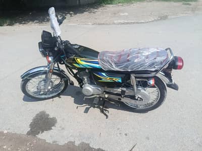 Honda 125 just like new bike model 2025 home use urgent  03084358813