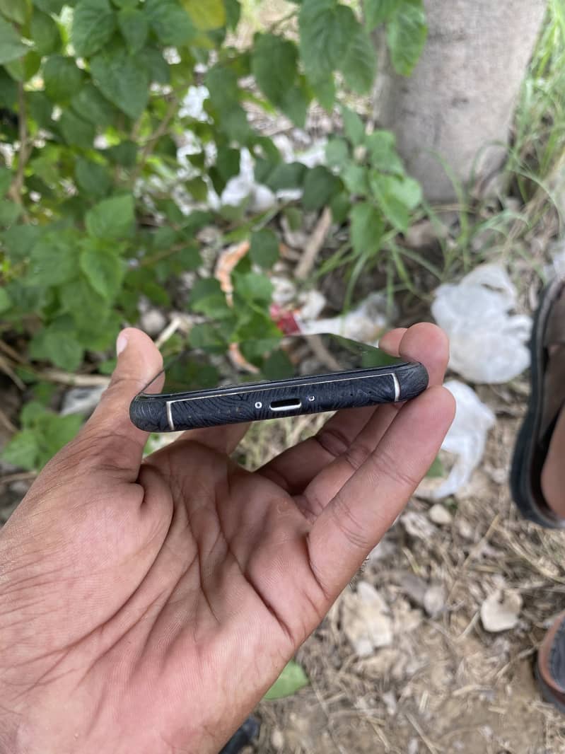 Apple iPhone 11 0