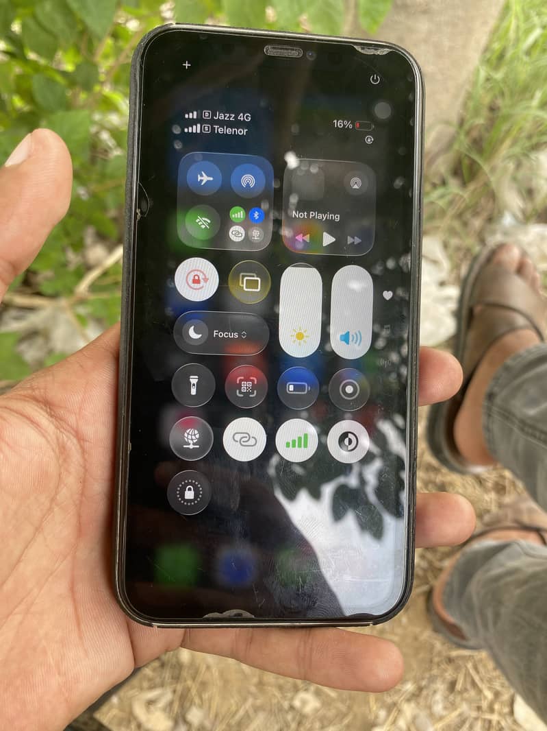 Apple iPhone 11 4