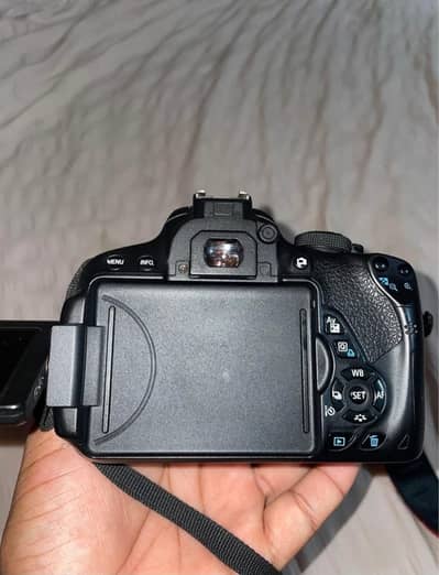 Canon 700d with 18-55mm lens like brand new