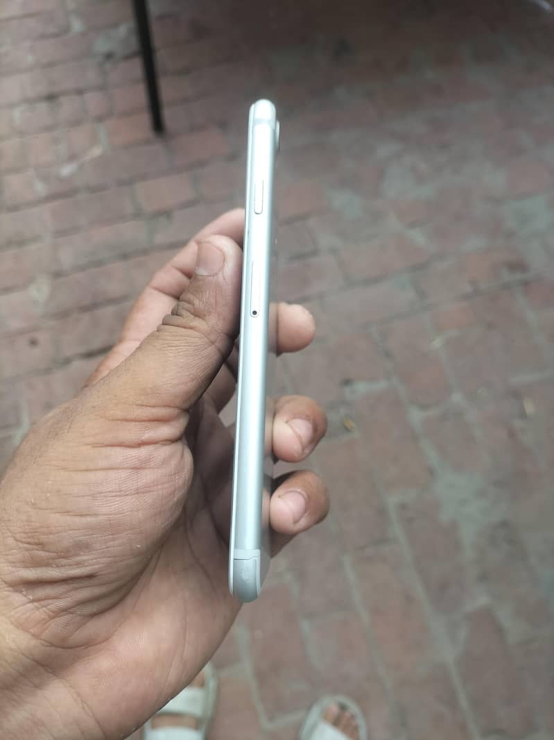 Apple iPhone 7 1