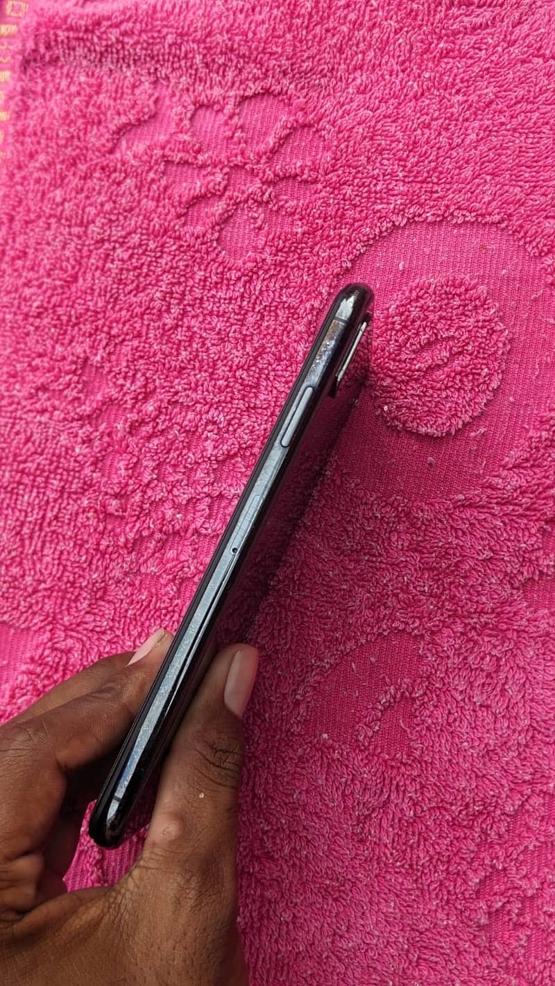 Apple iPhone XS Max 0