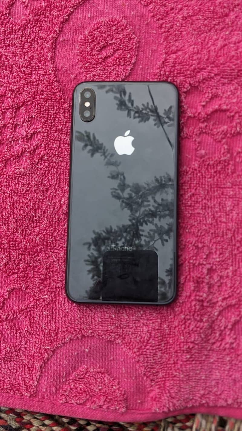 Apple iPhone XS Max 1