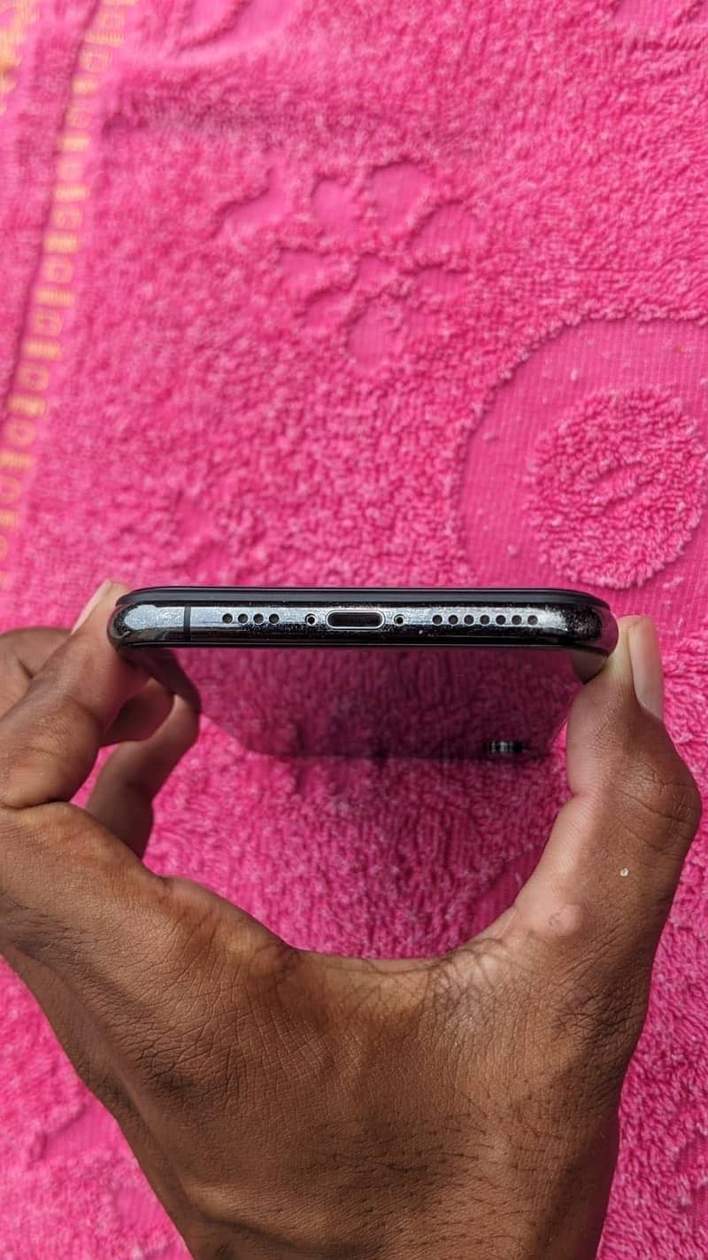 Apple iPhone XS Max 6