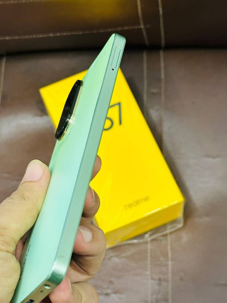 Realme C67 2