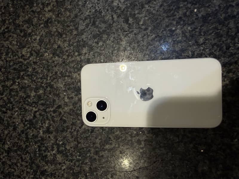 Apple iPhone 13 0