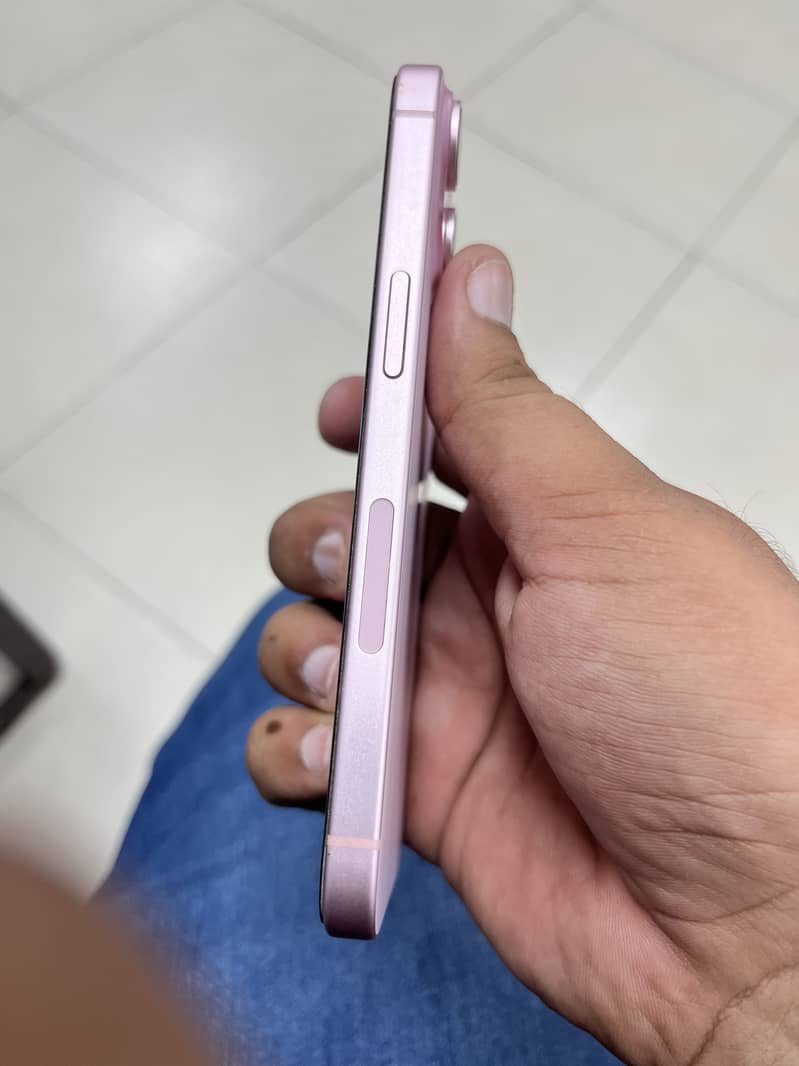 Apple iPhone 15 4