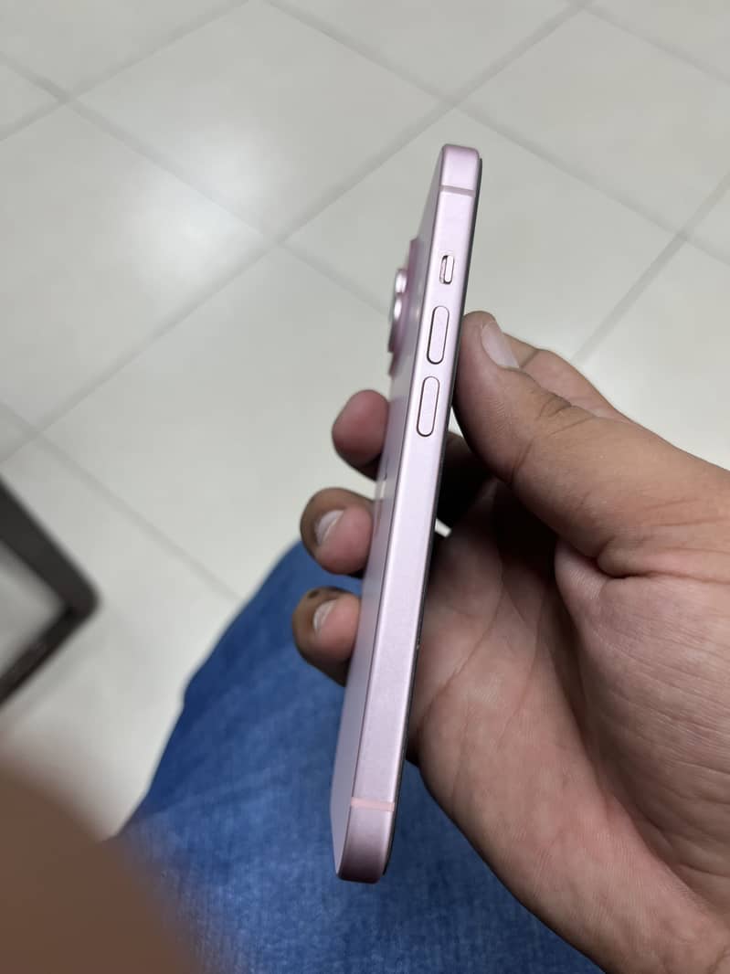 Apple iPhone 15 5