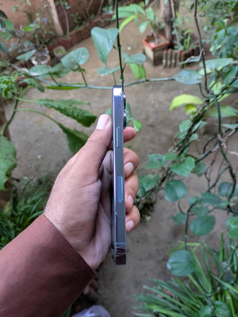 Apple iPhone 13 Pro 3