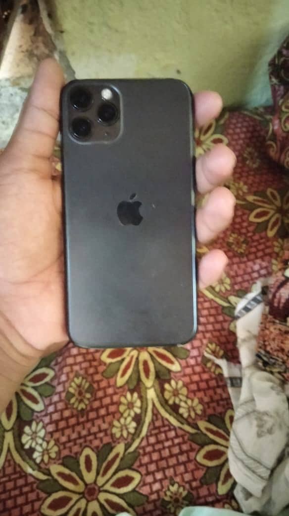 Apple iPhone 11 Pro 6
