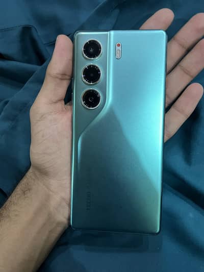Tecno CAMON 40