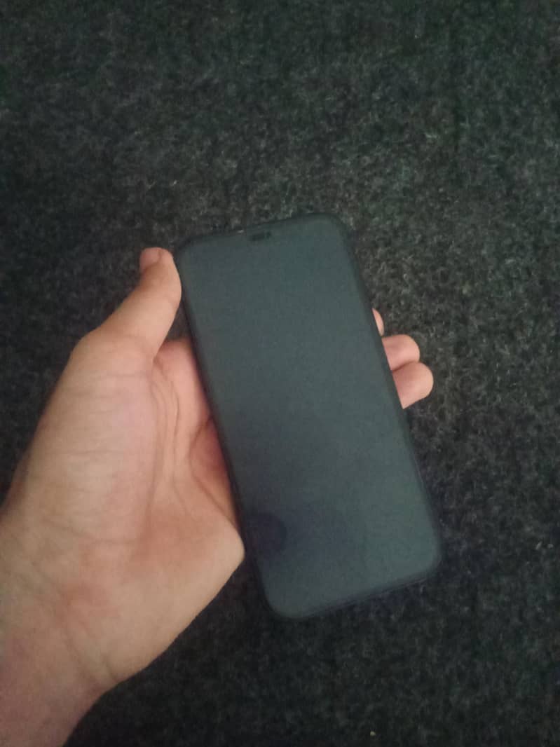 Apple iPhone 12 4