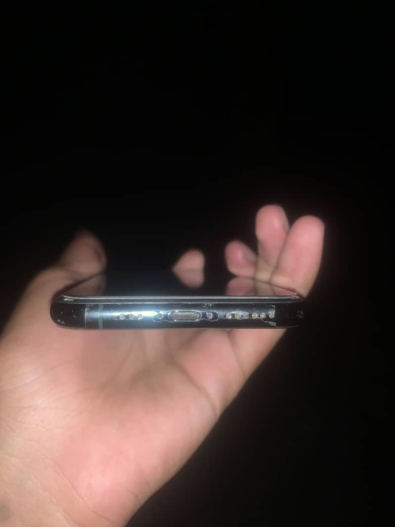 Apple iPhone 11 Pro 1