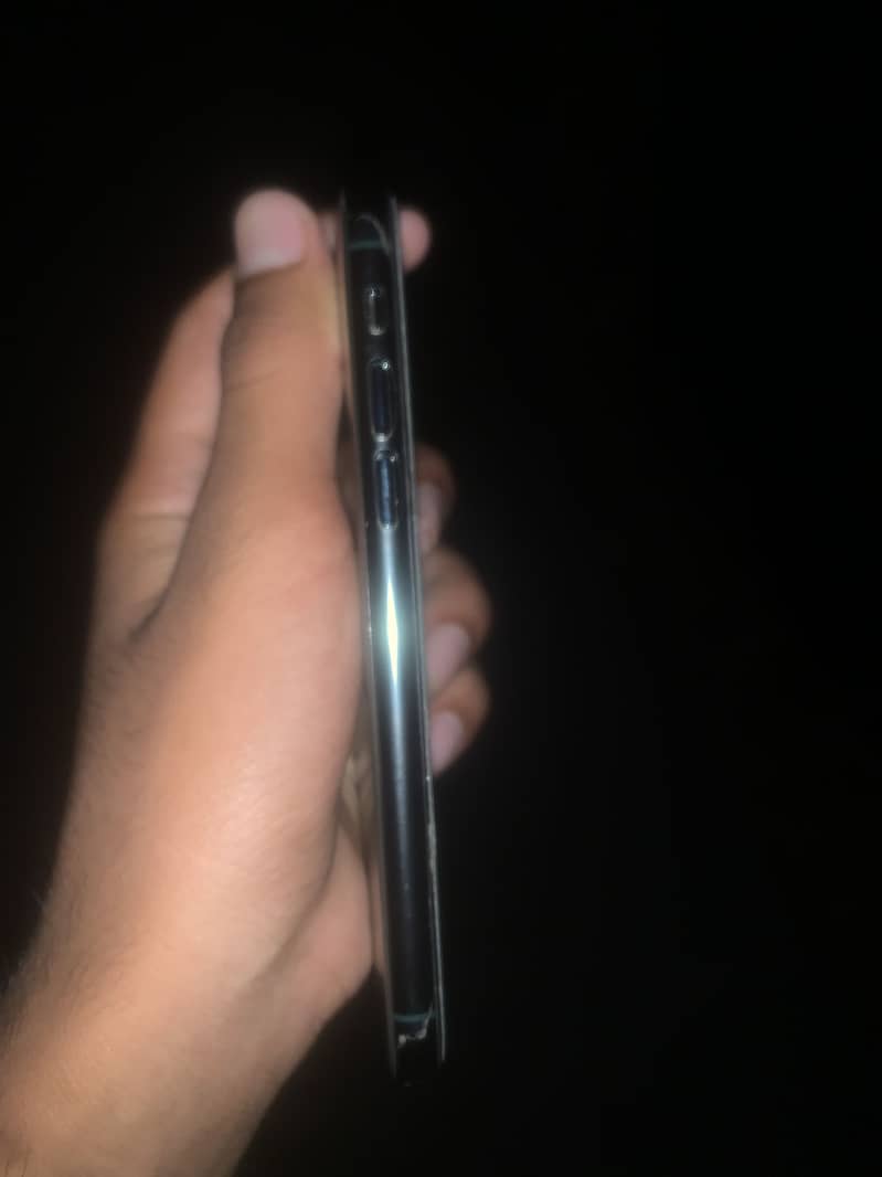 Apple iPhone 11 Pro 2