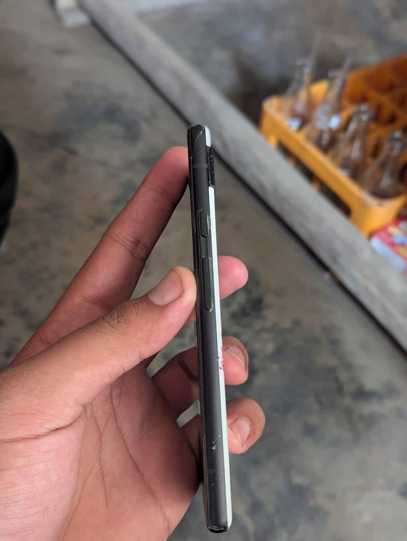 Google Pixel 6a 5