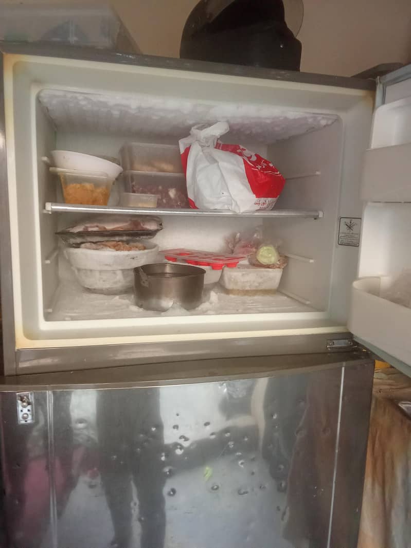 DAWLANCE FRIDGE 2