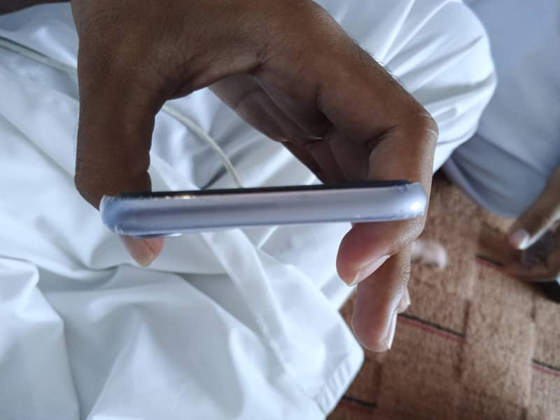 Apple iPhone 11 2