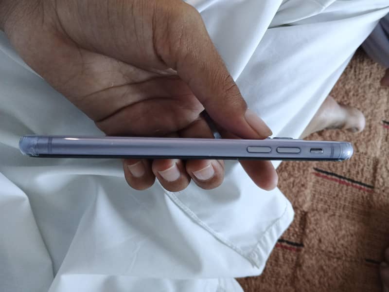 Apple iPhone 11 5