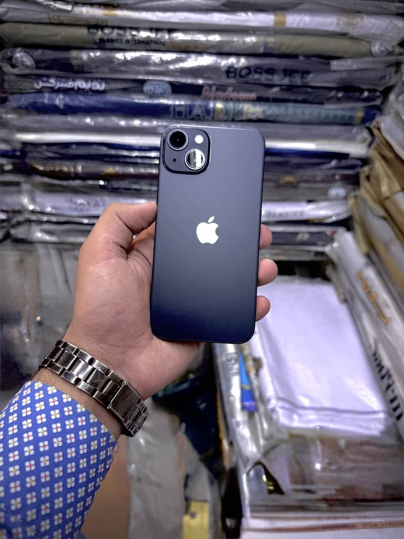 Apple iPhone 13 0