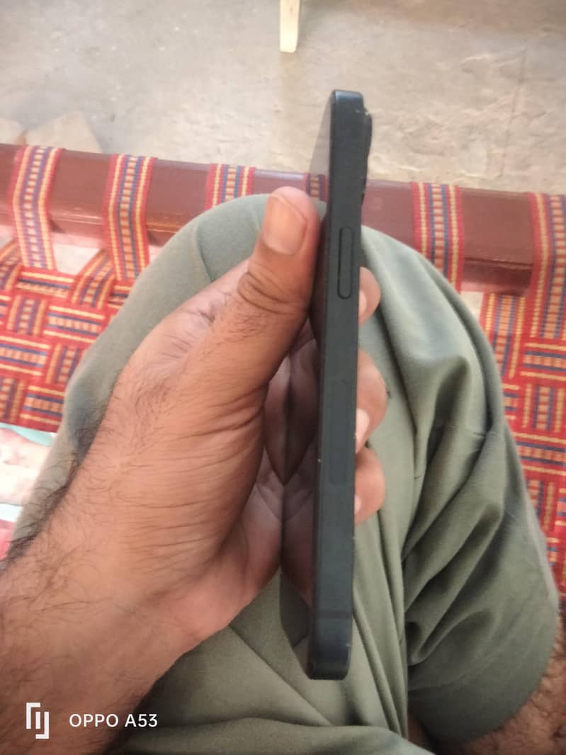 Apple iPhone 14 4