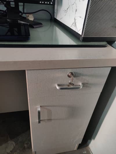 Office table