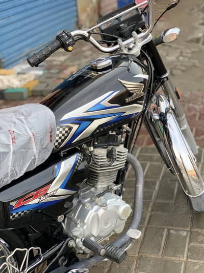 Cg 125 black colour