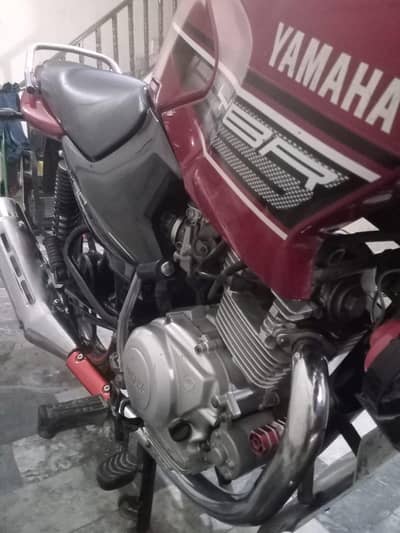 Yamaha ybr 125cc  Total original hai  Document ok hai  Engen pal hai