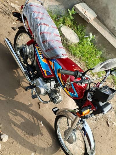 new bike just 1800km drive 10/10 condition