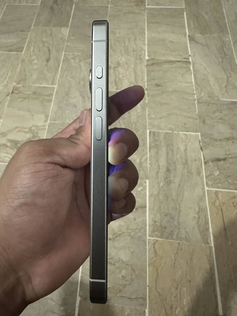 Apple iPhone 15 Pro 3