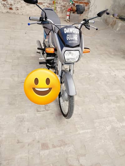 Honda Dream CD70 in Lush Condition