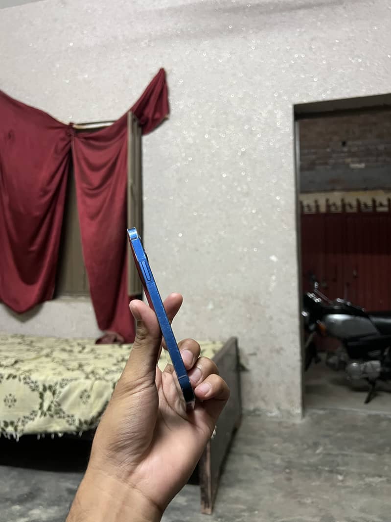 Apple iPhone 12 5