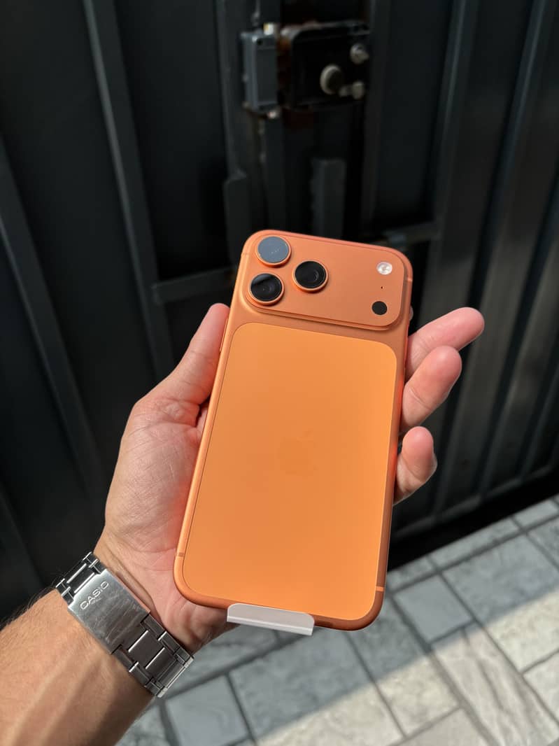 Apple iPhone 17 Pro Max 0