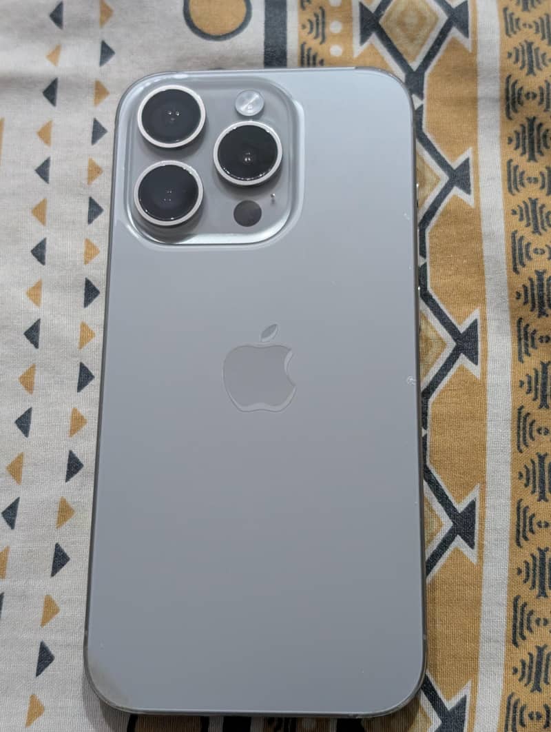 Apple iPhone 15 Pro 2