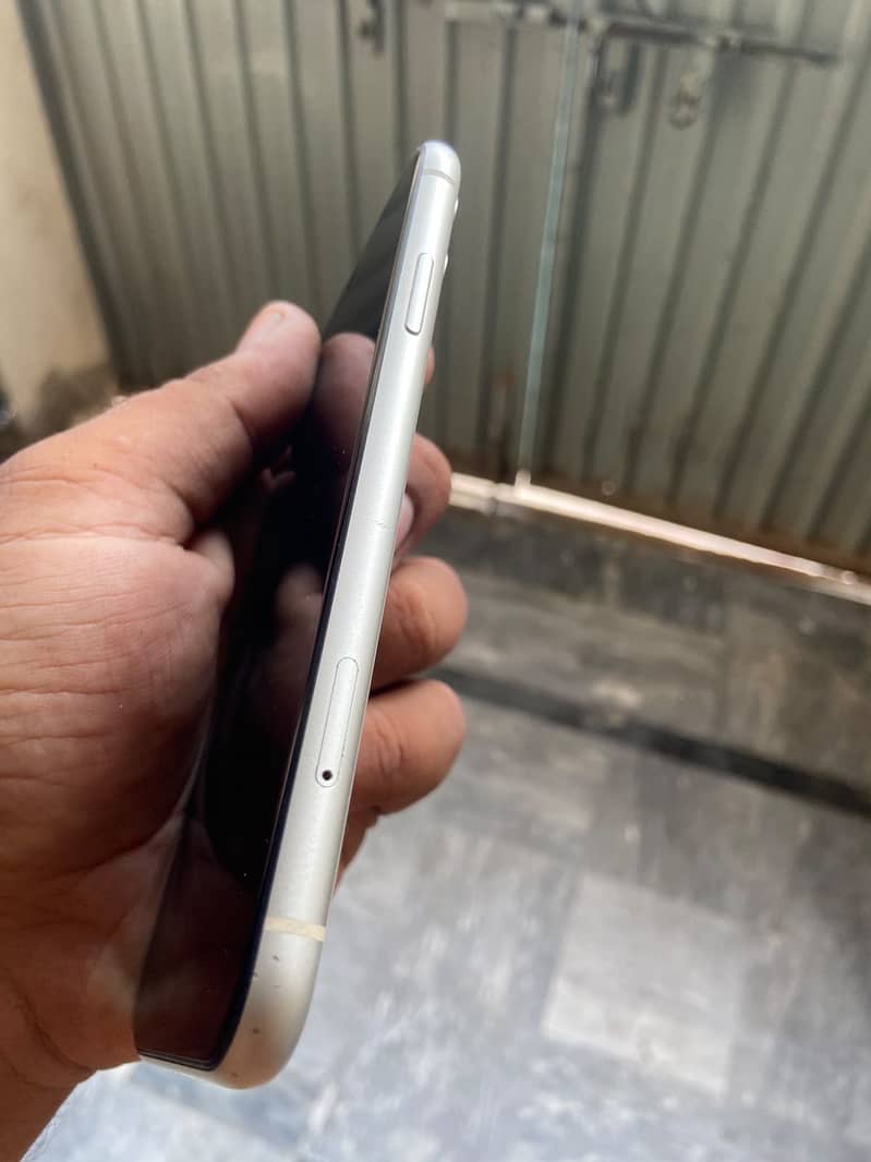 Apple iPhone 11 5