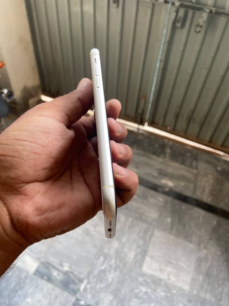 Apple iPhone 11 6