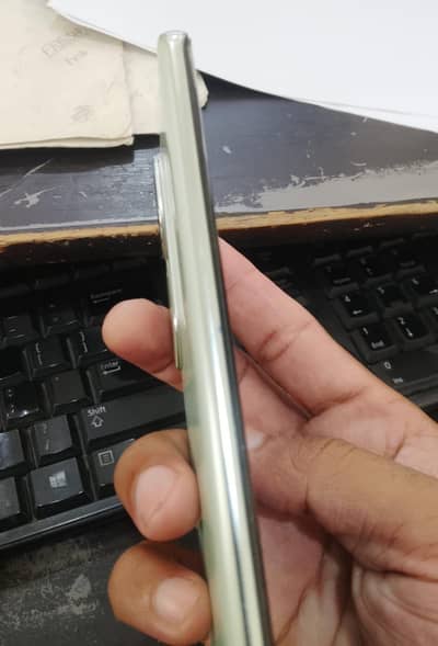 Vivo V40e
