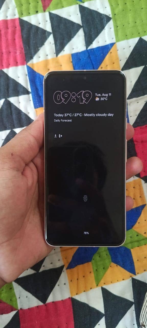 Google Pixel 8 4