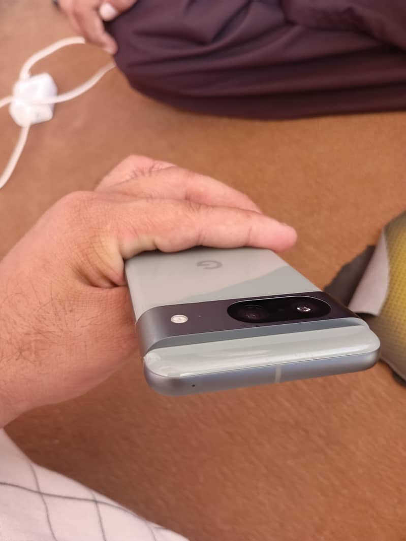 Google Pixel 8 5