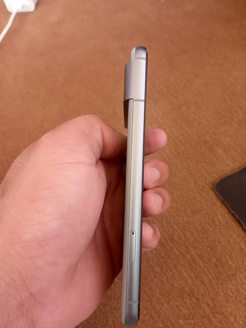 Google Pixel 8 6