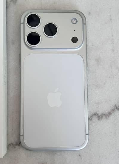 Apple iPhone 17 Pro 0