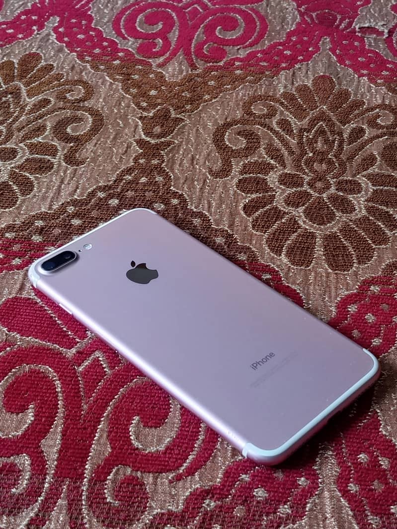 Apple iPhone 7 Plus 0
