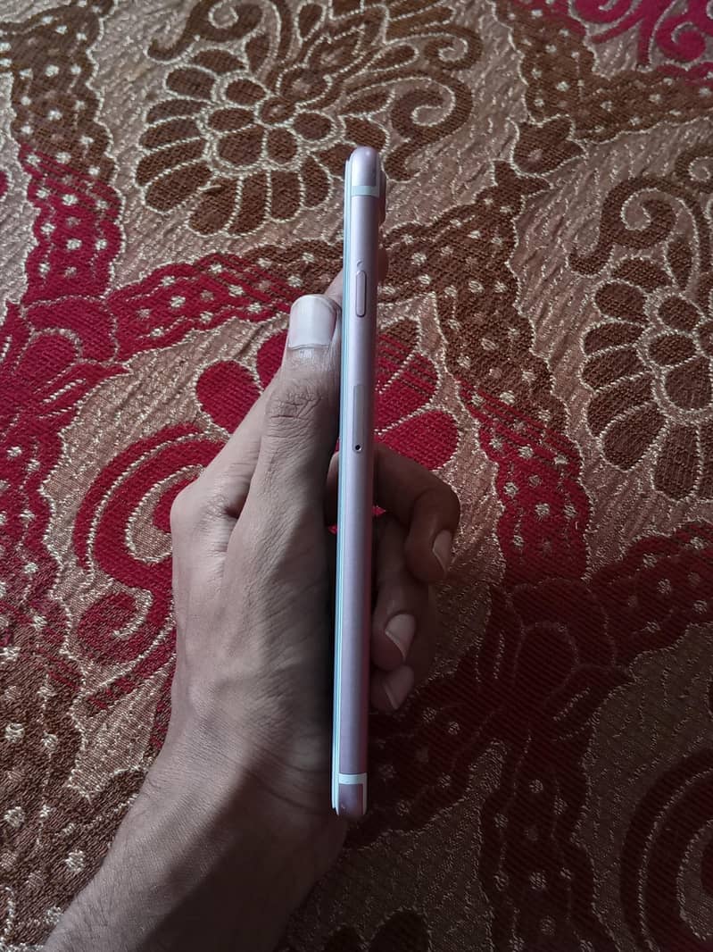 Apple iPhone 7 Plus 8