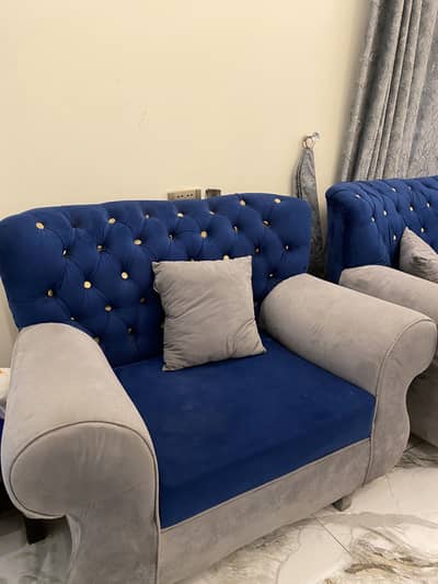 Elegant sofa set for your lounge