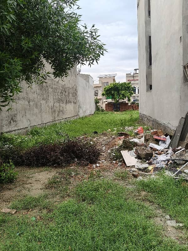 plot for sale 0