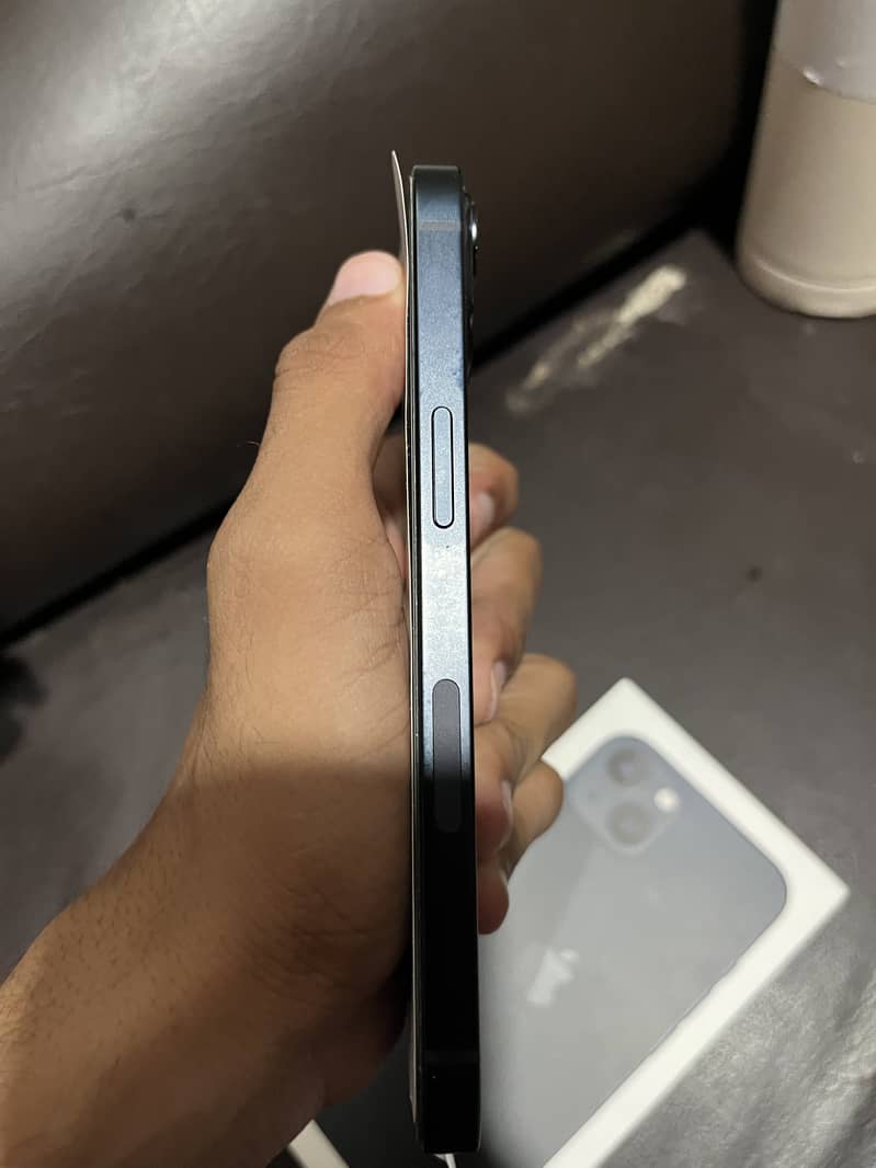 Apple iPhone 13 4